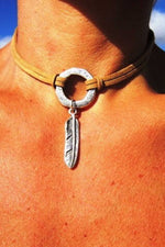 Load image into Gallery viewer, Retro Personality Alloy Feather Pendant